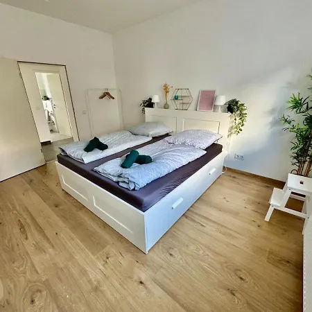Apartment Palmtrees 2 - Grosse 2 Zimmerwohnung Mit Sued-balkon Gladbeck