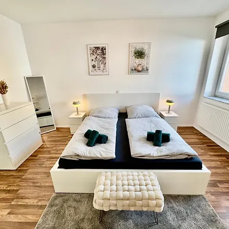 Palmtrees 2 - Grosse 2 Zimmerwohnung Mit Sued-balkon Apartment Gladbeck